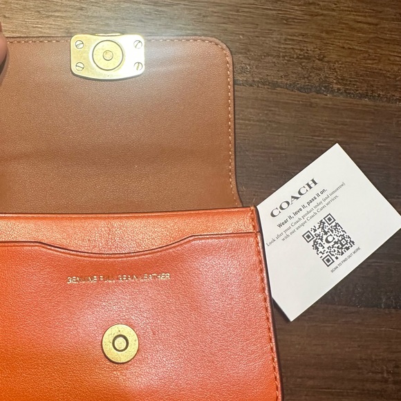 Coach Bandit card case in Sun Orange! - Picture 3 of 4